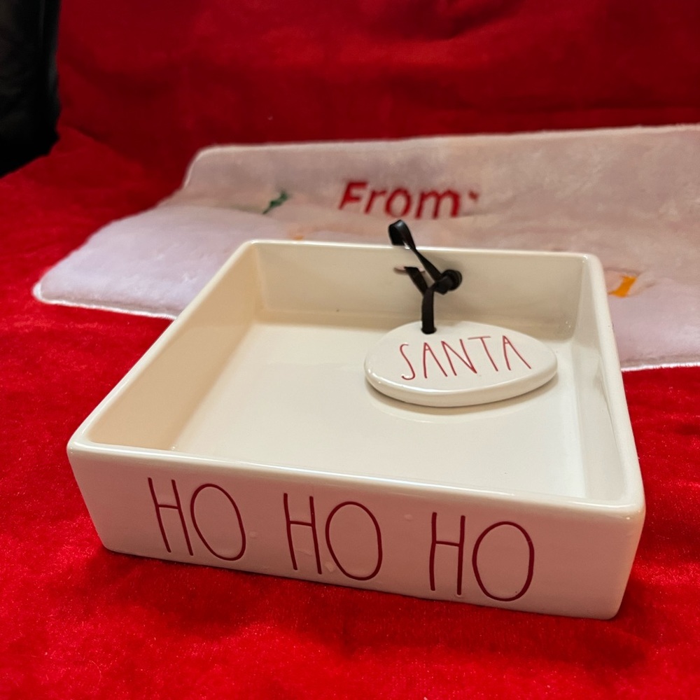 NWT Rae Dunn Santa Napkin Holder